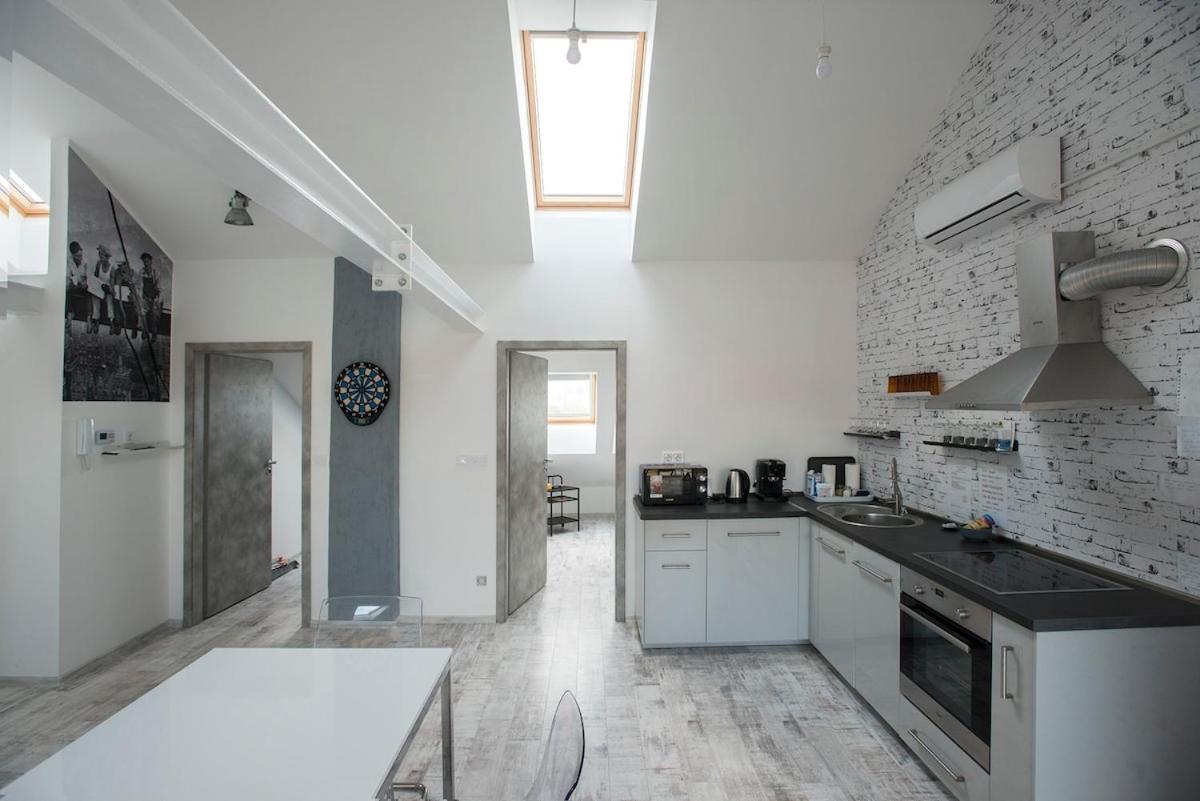 8x8 Tetőtér Apartman Szeged Exterior foto